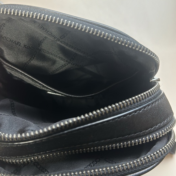 Michael Kors Black & Pink Leather Crossbody Bag With Normal Signs Of Wear - Picture 8 of 16